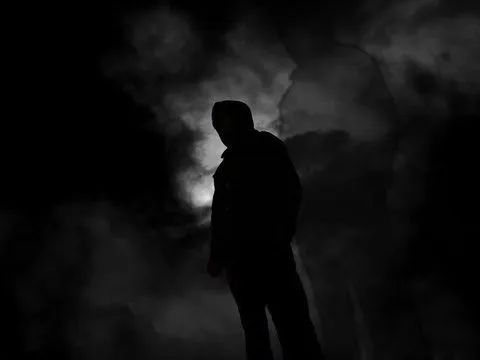 LOS HOMBRES SOMBRA. EXISTEN ? - Siguenos en: @ mparalelos