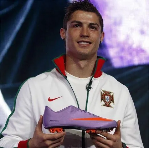 Las nuevas y horribles botas de Cristiano Ronaldo