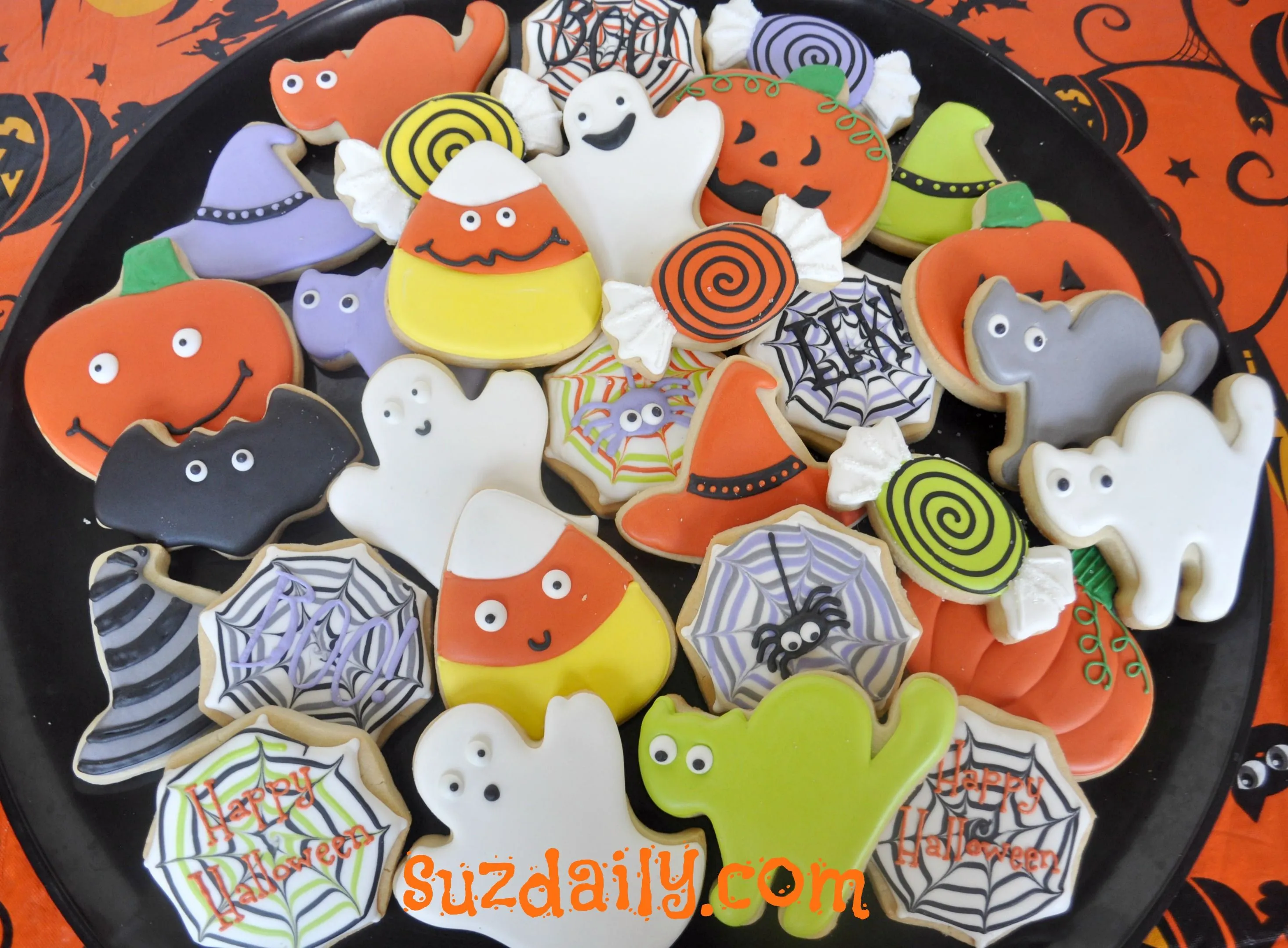 How to Decorate Halloween Cookies | Suz Daily