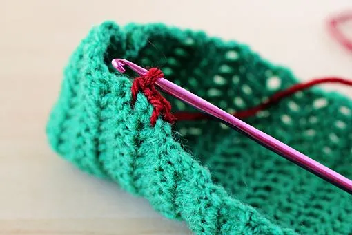 How to Make Simple Crochet Slippers « Crafts « Zoom Yummy ...