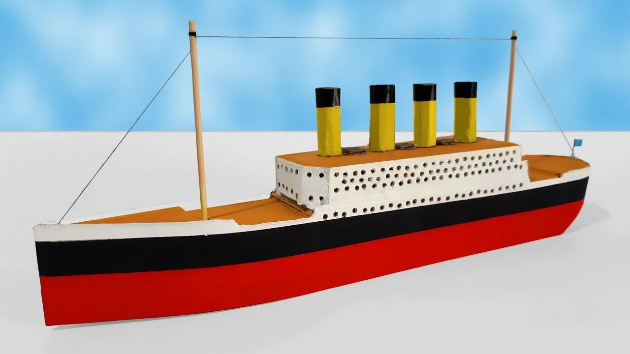 How to make the TITANIC out of cardboard - YouTube