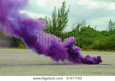 Humo morado Fotos stock e Imágenes stock | Bigstock