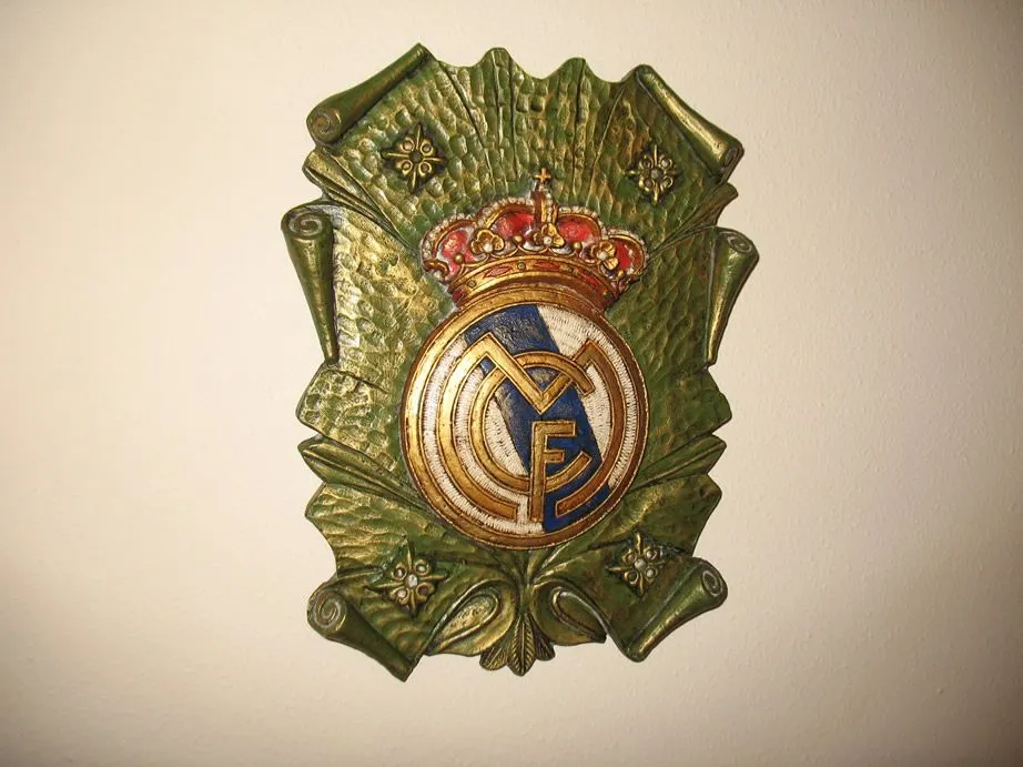 iba a pintar un escudo del real madrid para mi maridito me amenazo con ...