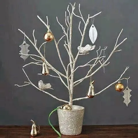 Icono Interiorismo: Arboles de navidad hechos con ramas secas