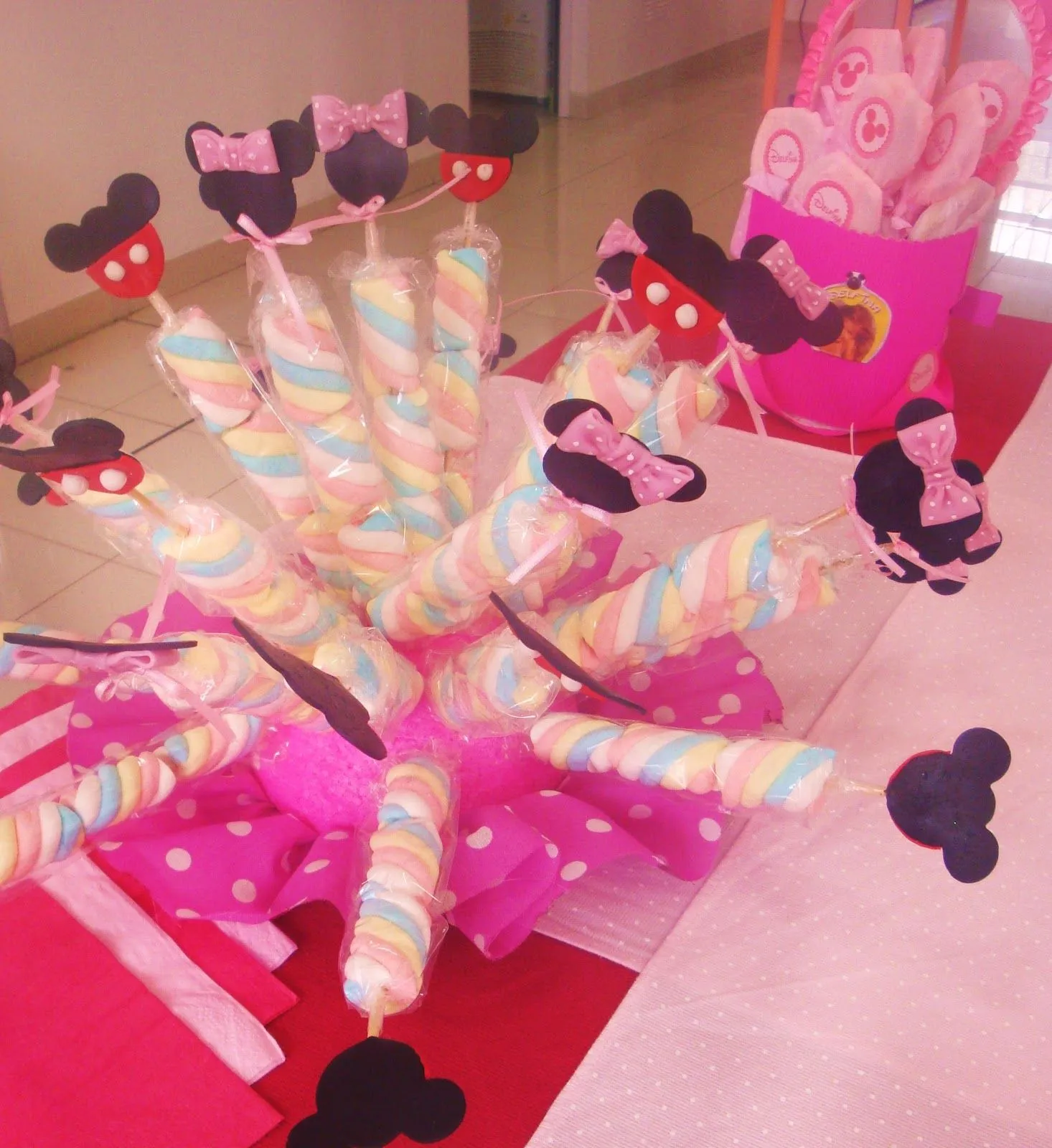 ideas tematicas: Cumpleaños tematico. Una Minnie muy romántica ...