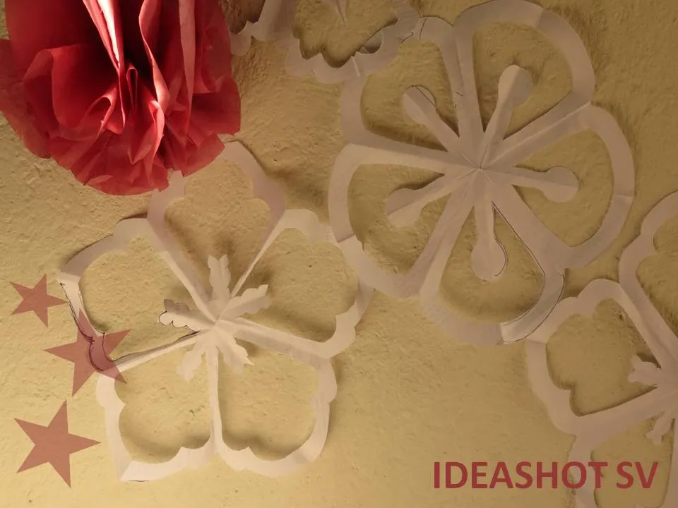 IDEASHOT: Decoración con flores de papel para una fiesta.