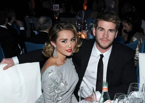 mis idolos::::::::::: Miley Cyrus: Fiesta de los Oscar 2012 de ...