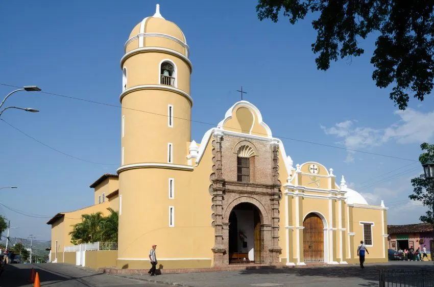 Iglesia San Francisco de Paula, corazón de Yare - IAM Venezuela