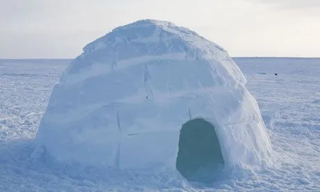 Igloo-in-Nunavut-Canada-001.jpg