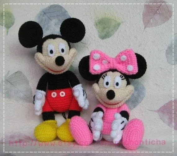 Mickey Mouse and Minnie Mouse 10 inches PDF by Chonticha on Etsy