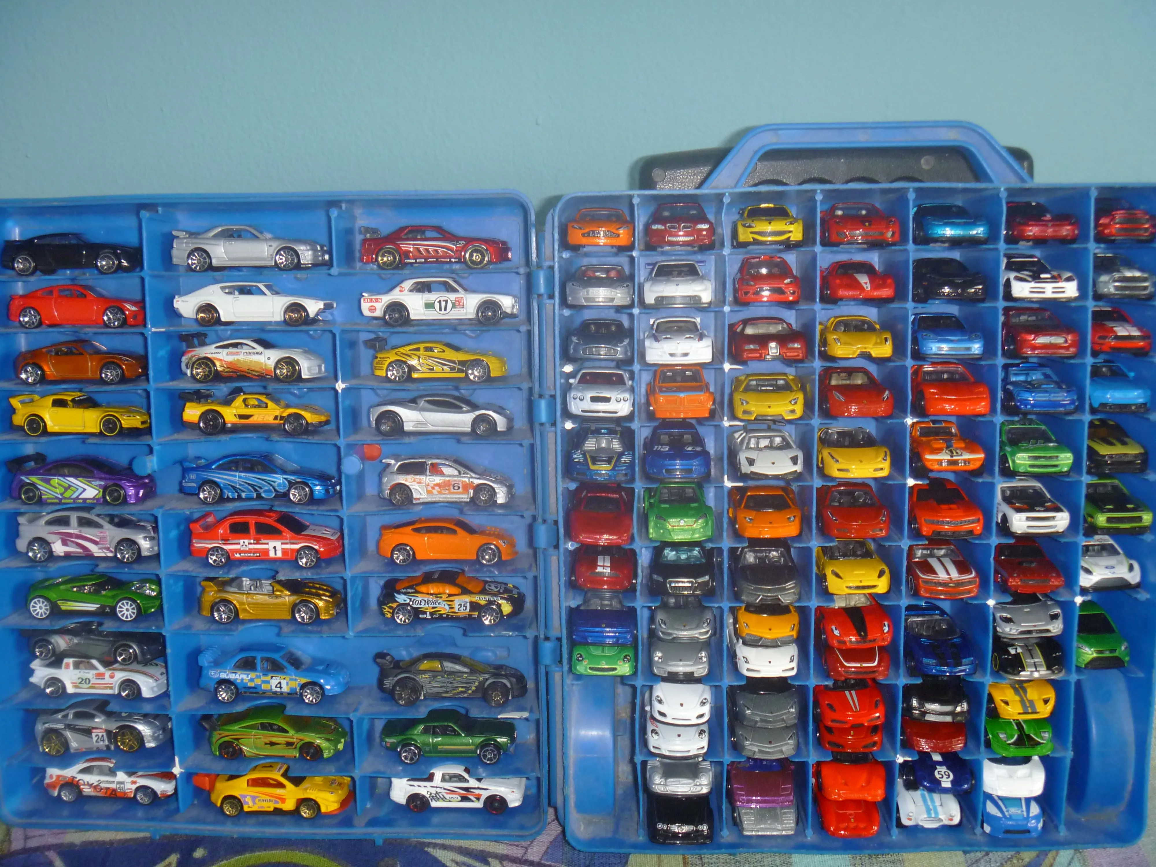 Image - Hot Wheels Carry Case 100(Japanese,Korean,British,German ...