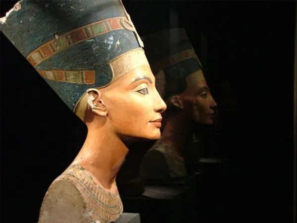 Imagem) Busto de Nefertiti | Arqueologia Egípcia