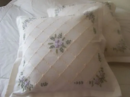 Bordados con liston para cojines - Imagui