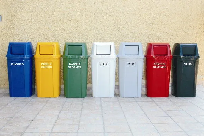 Imagenes de botes para basura para colorear - Imagui