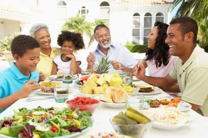 Imagenes familia comiendo - Imagui