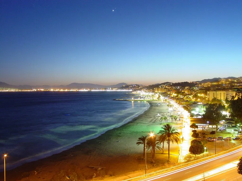 Playa de el deo de noche | fotos de Varias