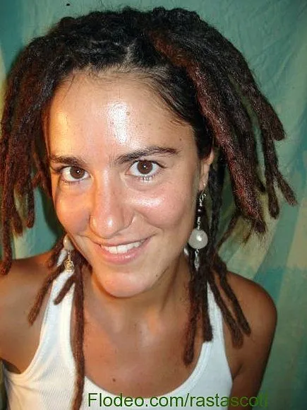 IMAGENES RASTAS CHICA CON RASTAS DREADLOCKS - IMAGENES de Rastas ...