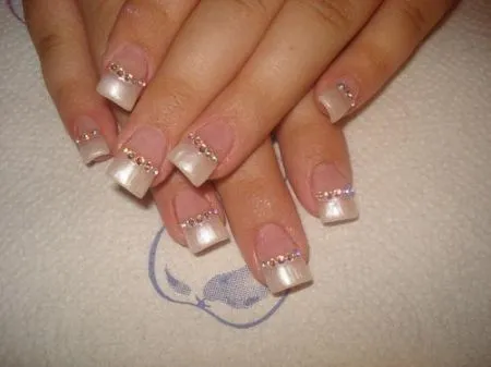 Uñas decoradas con pedreria 2014 - Imagui