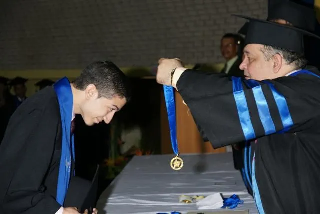 IMPUESTAS MEDALLAS A GRADUANDOS DE LA UNEXPO | Prensa UNEXPO