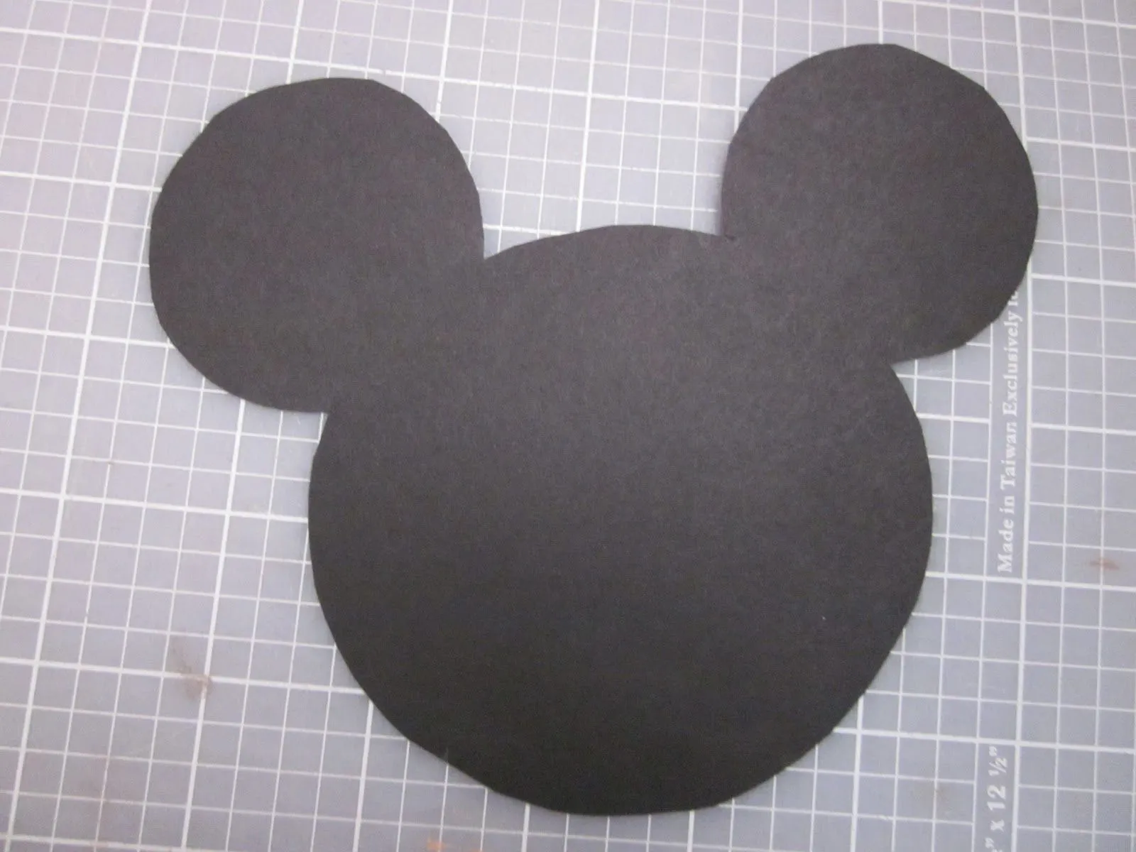 In Flight: Mickey Mouse Birthday Invitation Guest Tutorial