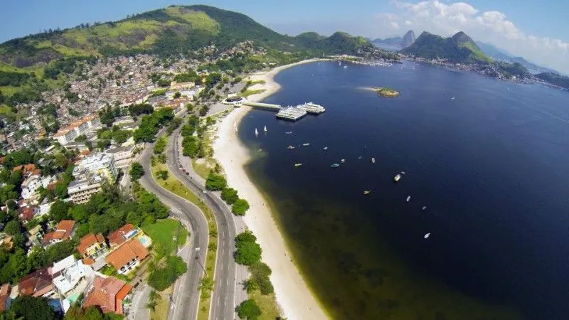 Inea libera banho de mar na Praia de Charitas - Guia de Niterói, RJ.
