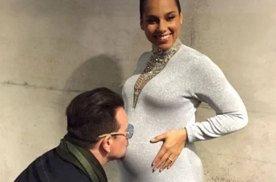 Instagram: Alicia Keys recibe tierno beso del cantante Bono ...