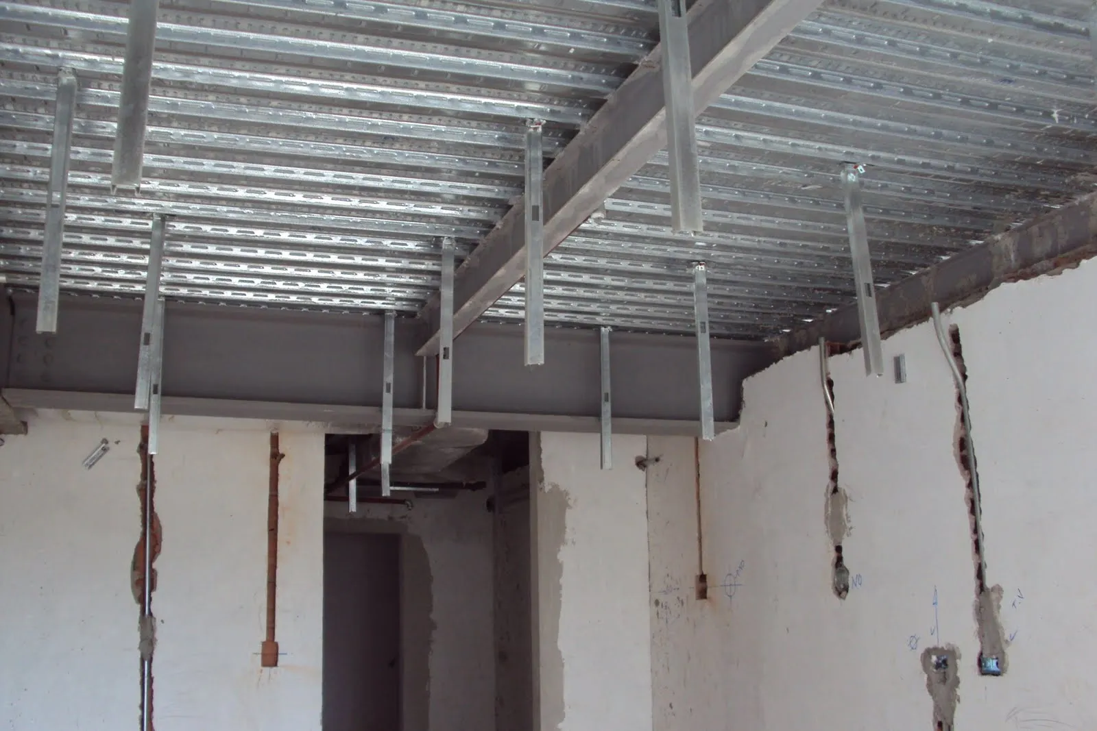 Instalacion de Drywall en Habs 201-212 Piso 2/02-06-2010 | Hotel ...