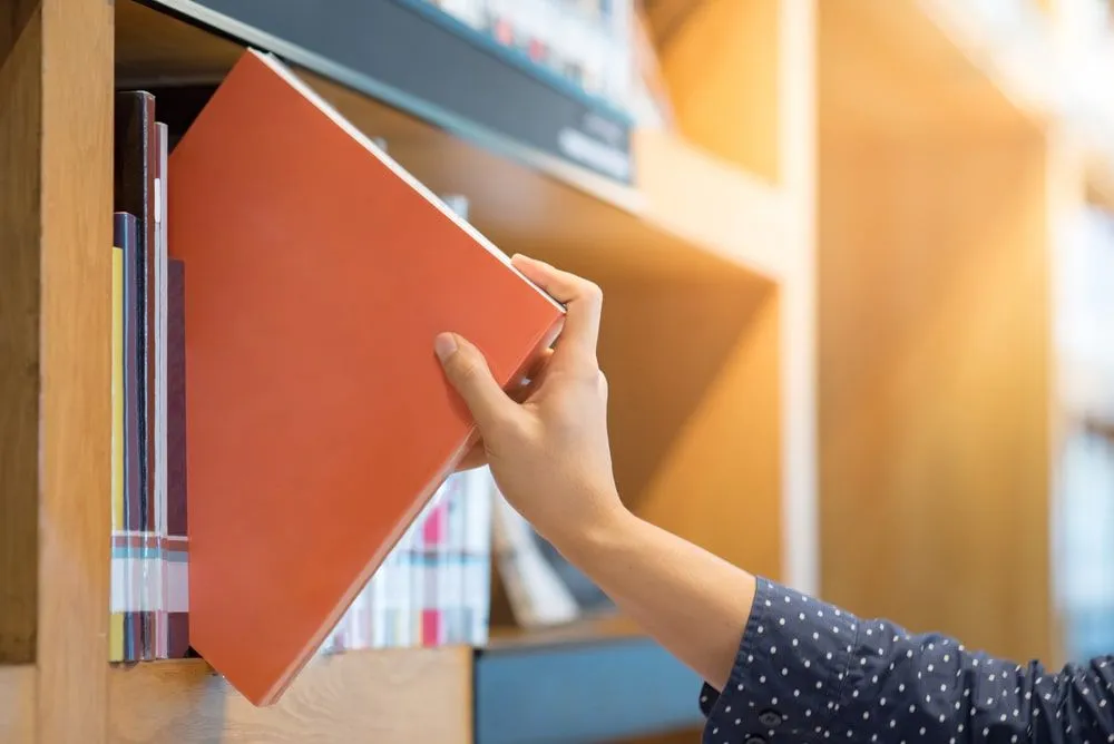 Cómo realizar un inventario en la biblioteca y no morir en el intento