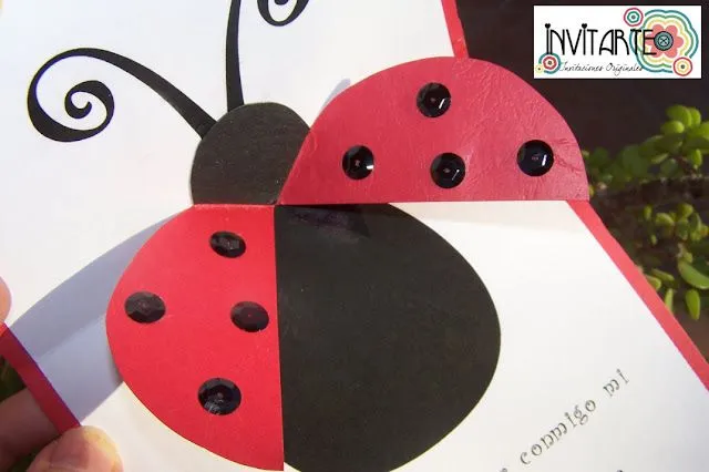 Como hacer invitaciones de Ladybugs - Imagui