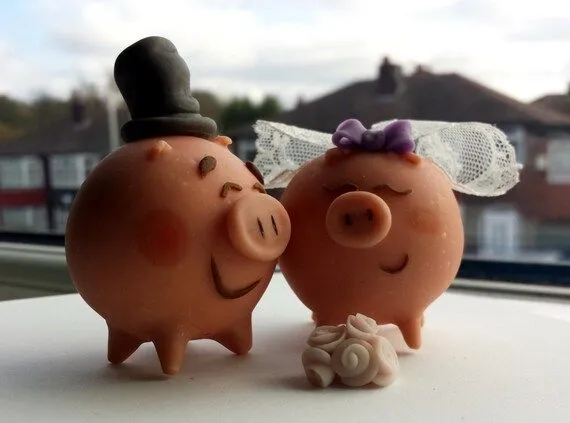 Items similar to Piggies wedding cake topper. Cochinitos para ...