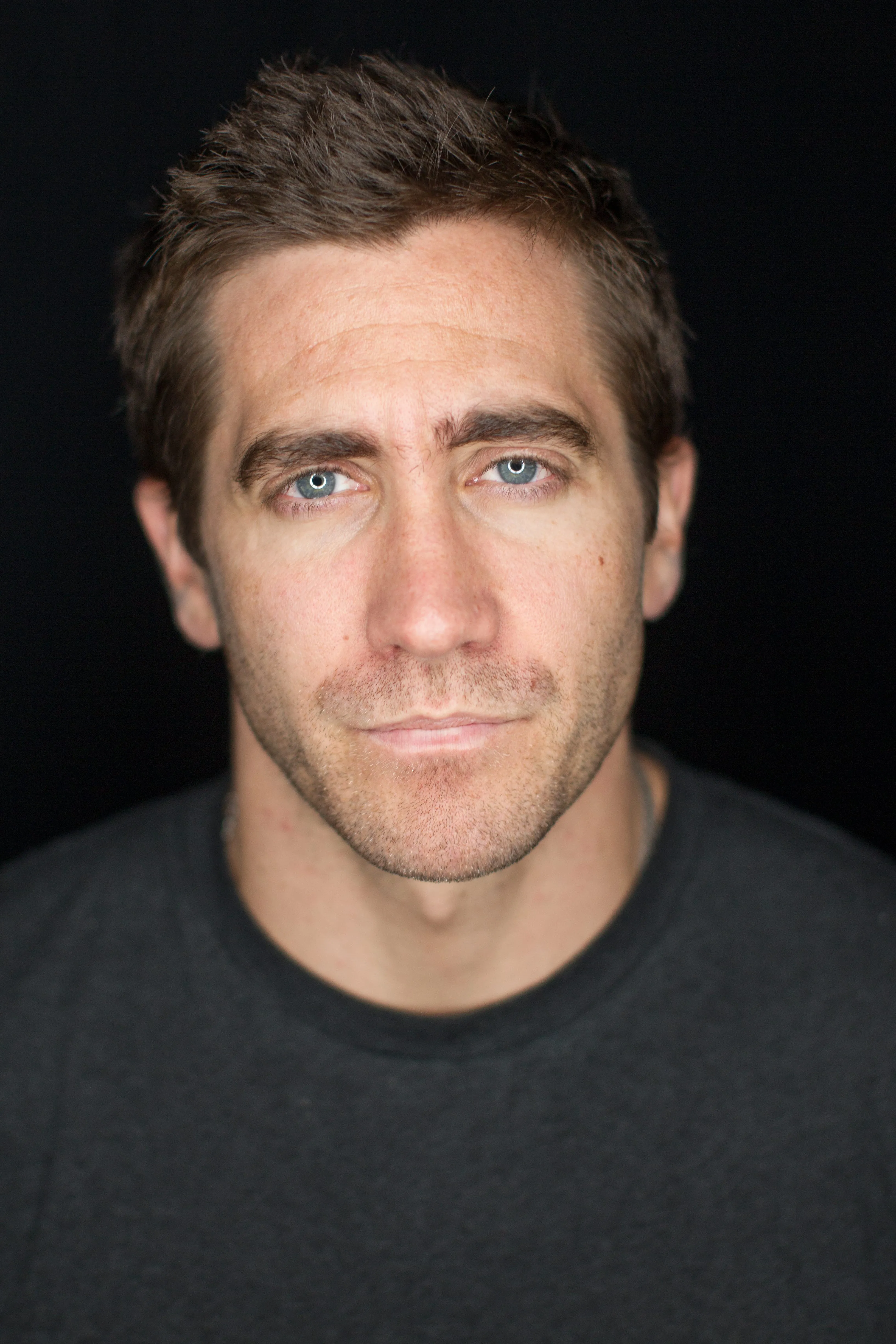 Jake Gyllenhaal digs into '