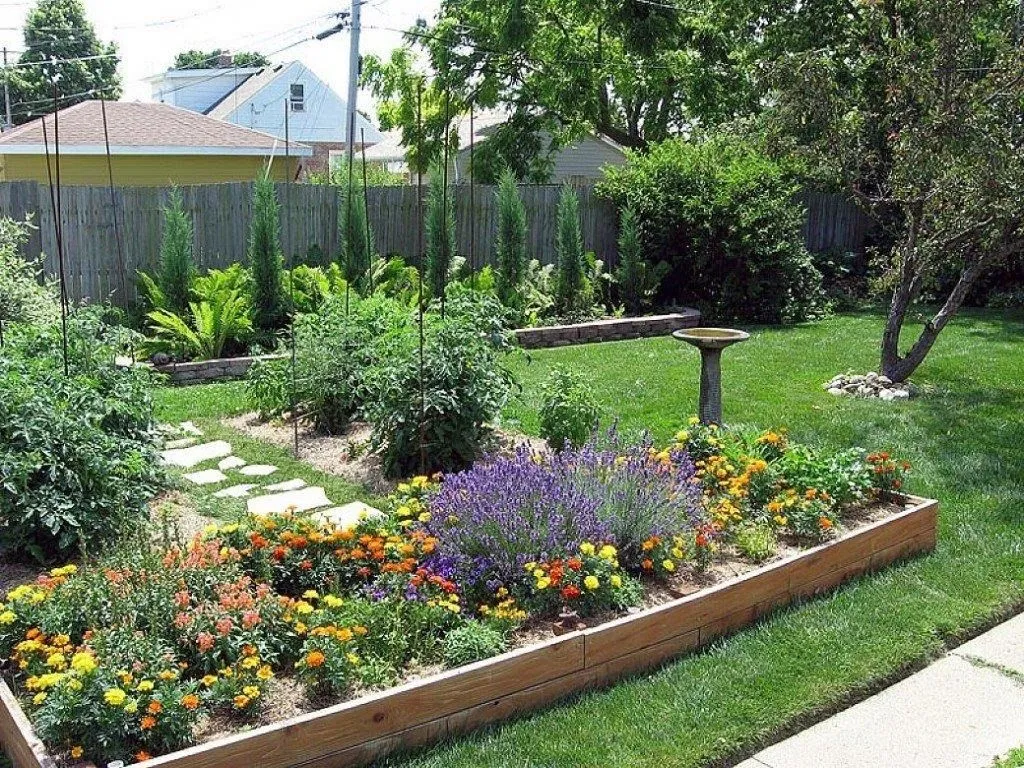 JARDIN CON FLORES - Patios y Jardines