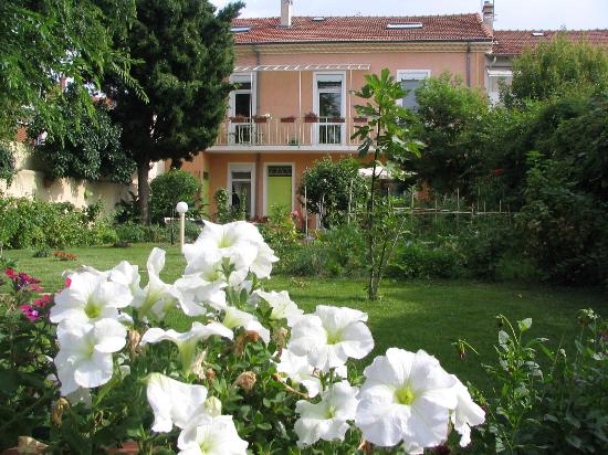 Un Jardin Vers le Sud (Valence, France) - B&B Reviews - TripAdvisor