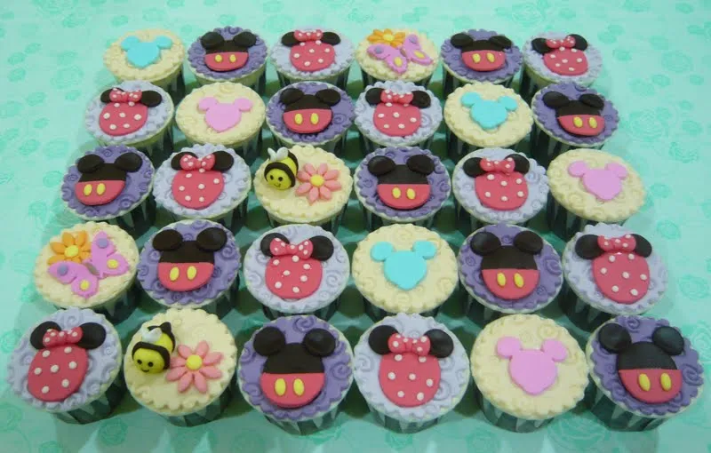 Jenn Cupcakes & Muffins: Mickey and Minnie cuppies