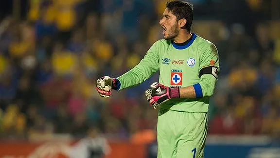 Jesús Corona: Los comentarios negativos acá (Cruz Azul) no entran ...