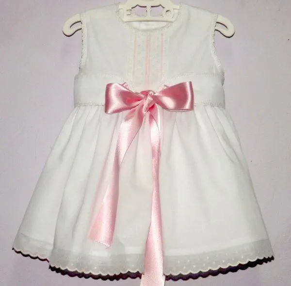 Vestido para bebe niña en batista blanco combinado con tirabordada ...