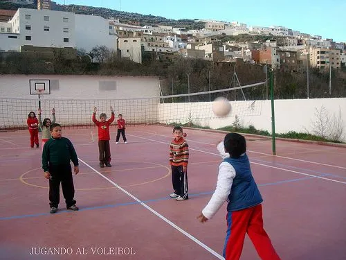 JUGANDO AL VOLEIBOL EN MULTIDEPORTE | Blog sobre Deportes en Abla