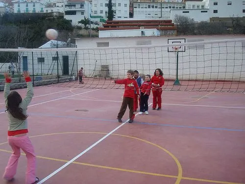 JUGANDO AL VOLEIBOL EN MULTIDEPORTE | Blog sobre Deportes en Abla