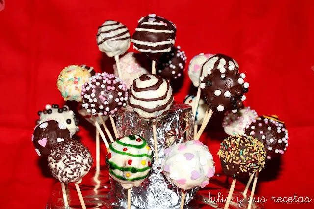 JULIA Y SUS RECETAS: CAKE POPS (CHUPA CHUPS DE BIZCOCHO)