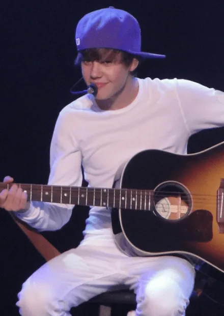 Justin bieber con gorra - Imagui