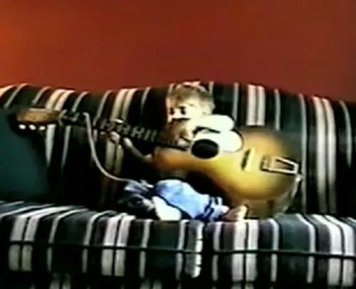 justin bieber tocaba la guitarra desde que era un bebe gtres