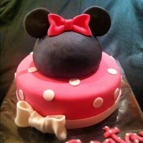 Karma's cakes: Tarta y galletas Minnie para Berta