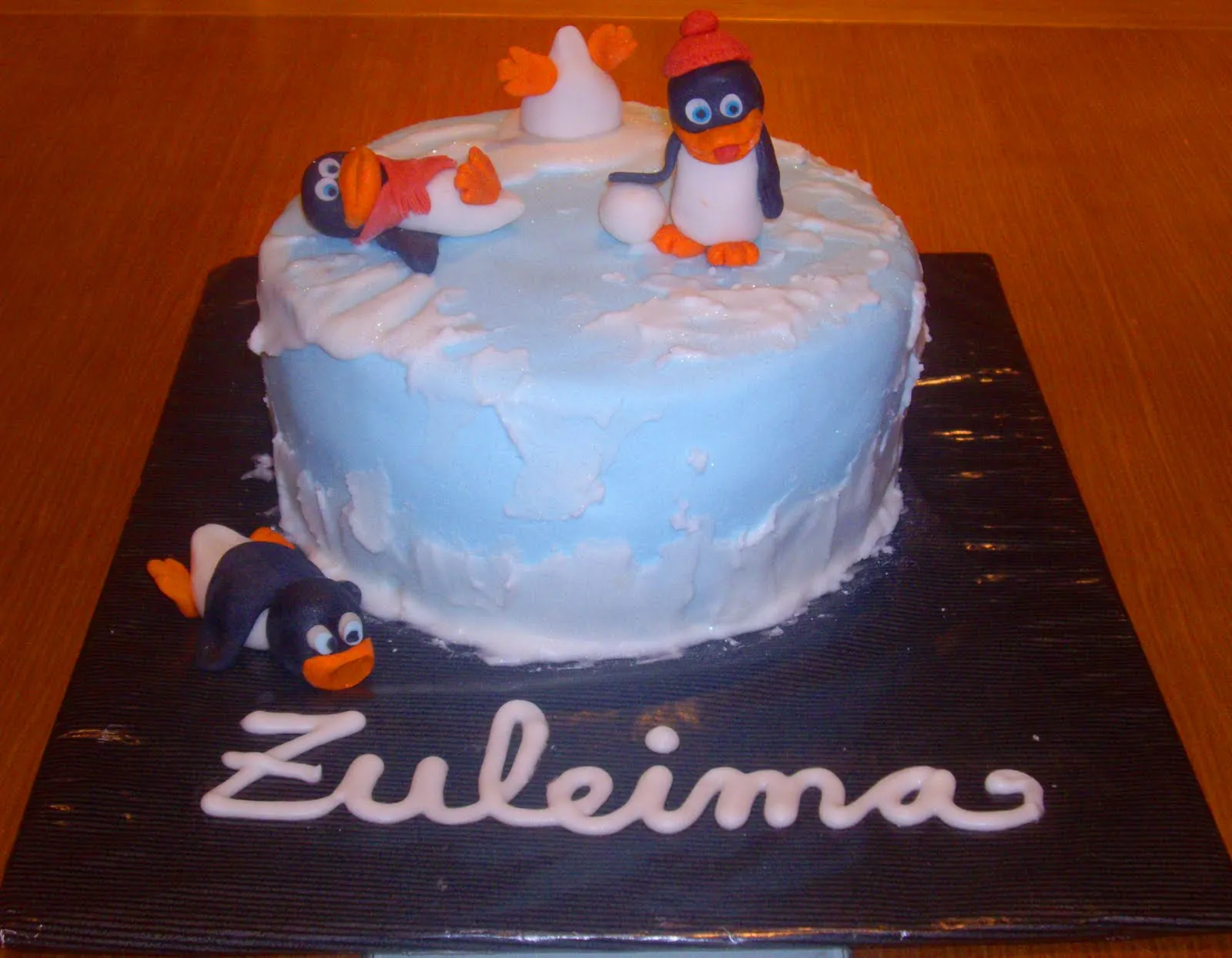 Karma's cakes: Tercera tarta pingüinos