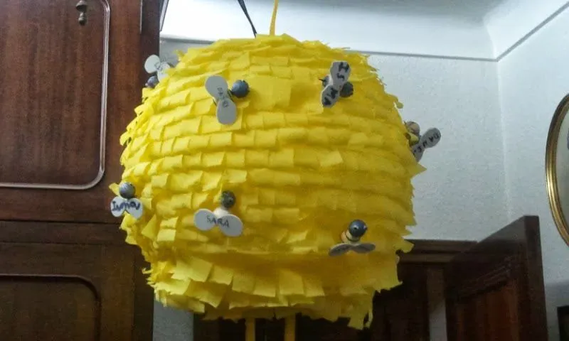 Cosas de Katy: Piñata colmena de abejas