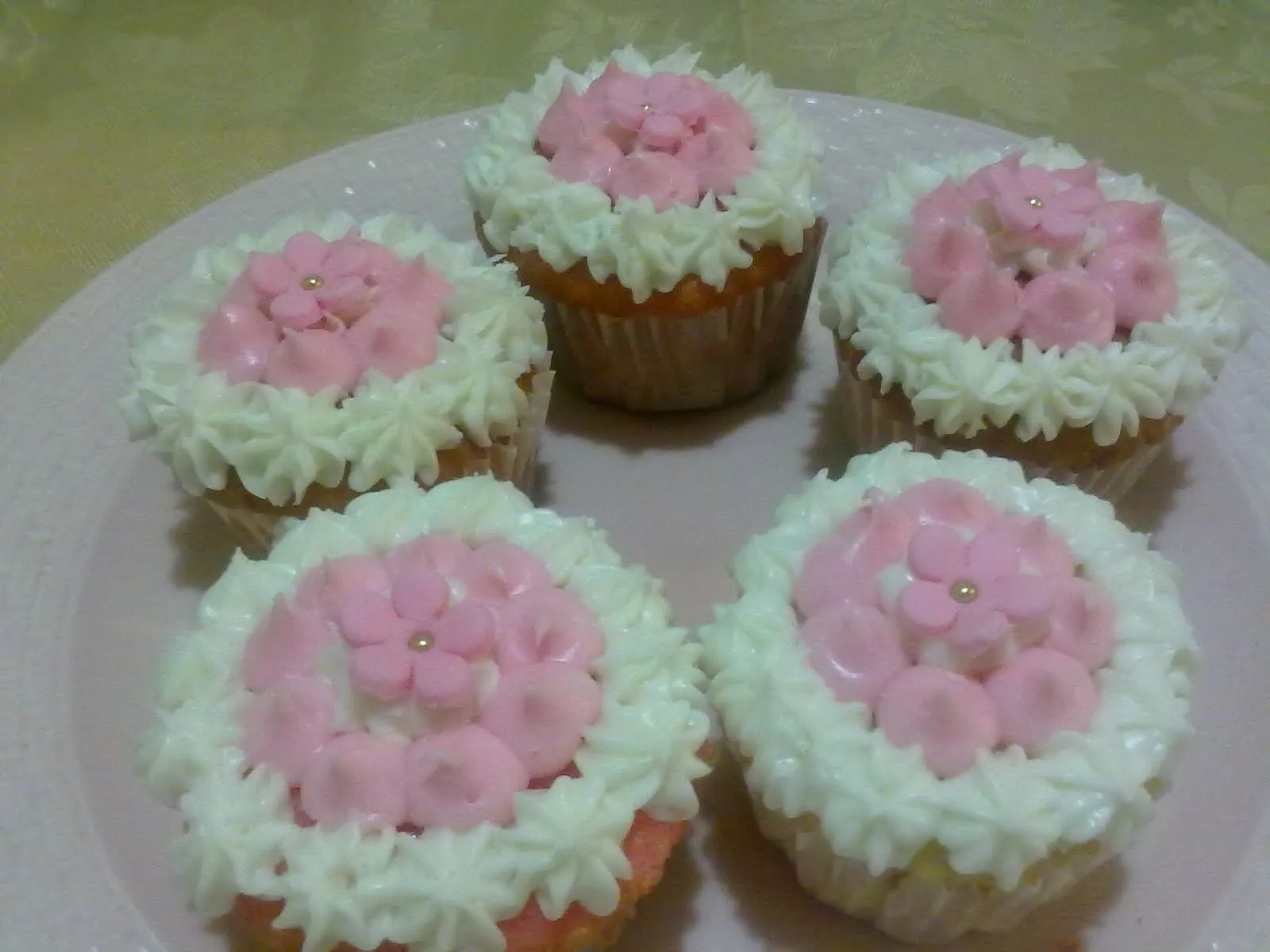 Cupcakes para bautizo niña - Imagui