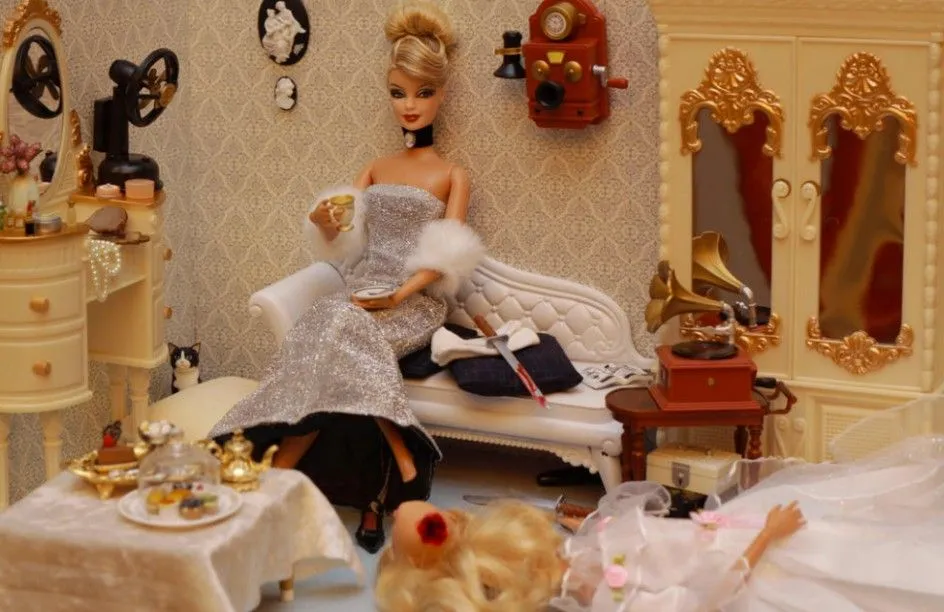 Kelly S: Barbie going Psycho