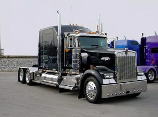 Kenworth W900: История модели, фотогалерея и список модификаций