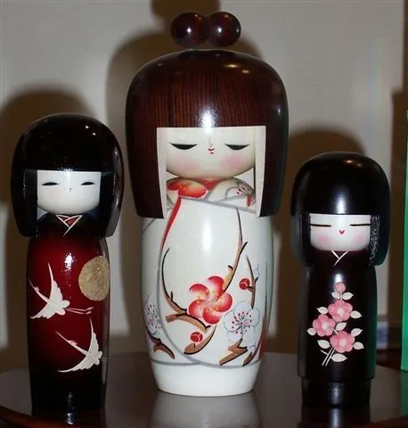 Kuroi manekineko 黒い招き猫 -: Kokeshi こけし