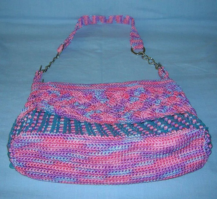 Mis labores en Crochet: Bolsa tejida crochet con fichas reciclables