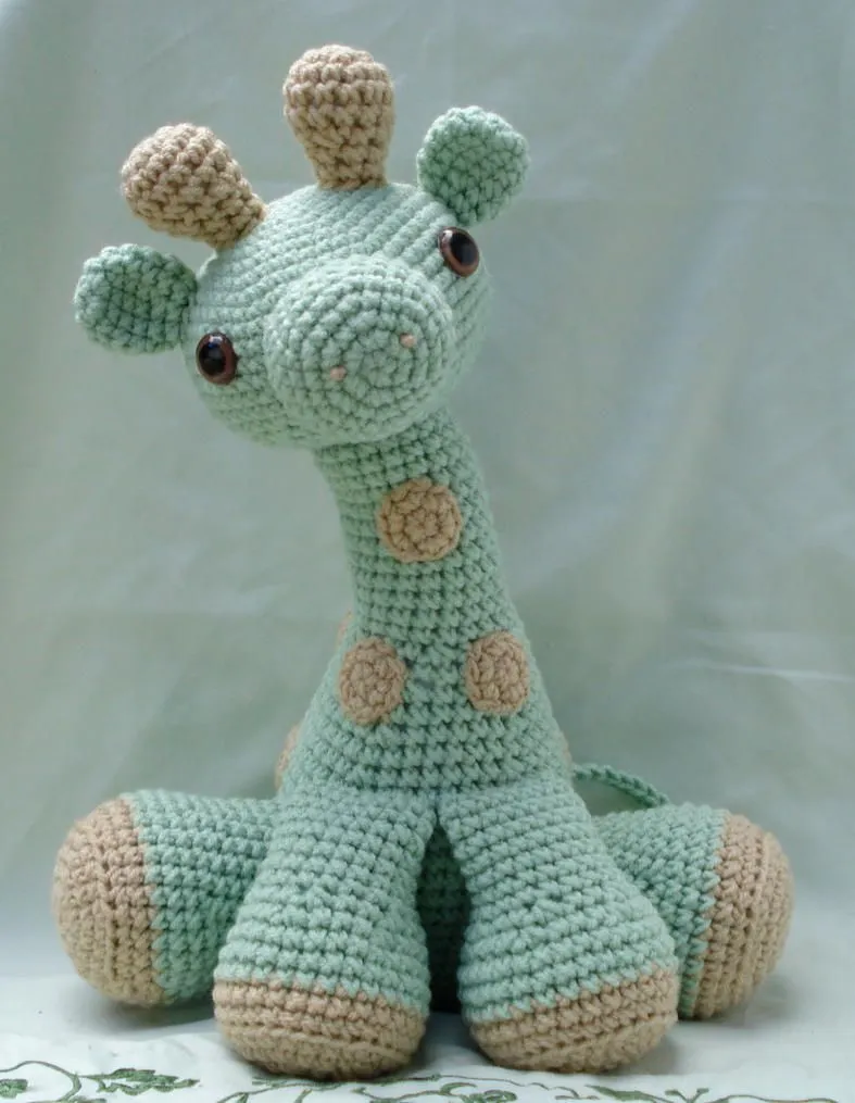 large amigurumi giraffe by TheArtisansNook on DeviantArt